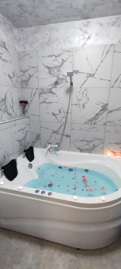 Апартаменты Jacuzzi Belle View Sinaia-Free Parking Экстерьер фото
