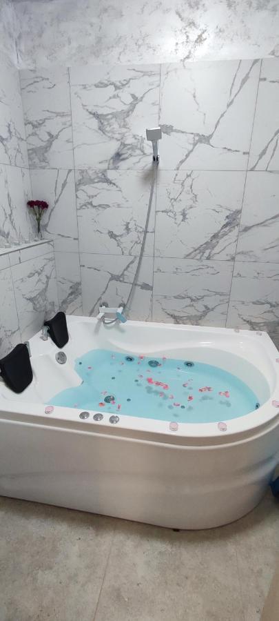 Апартаменты Jacuzzi Belle View Sinaia-Free Parking Экстерьер фото